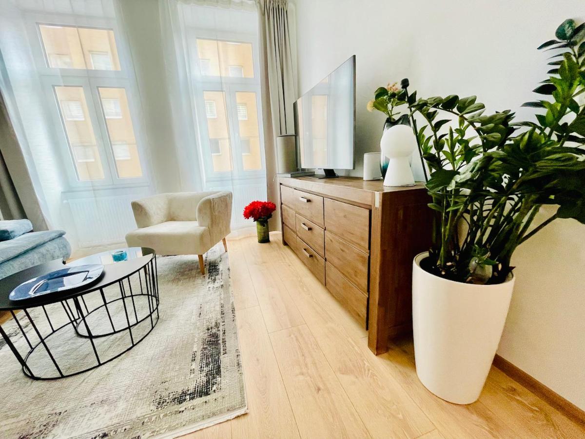 Colorful&quiet In Beautiful Viennese Building Appartement