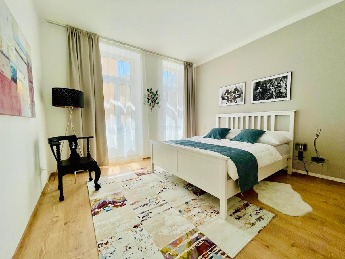 Colorful&quiet In Beautiful Viennese Building Appartement *